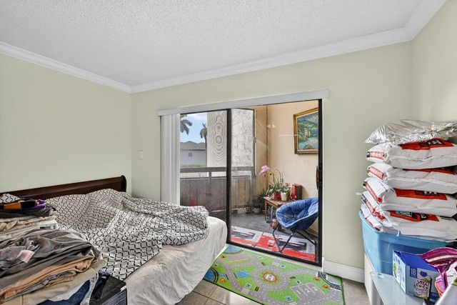 3 of 16 - 8290 Lake Drive #305, Doral, FL