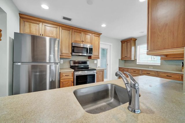 5 of 42 - 714 Sw 16th Street, Boynton Beach, FL
