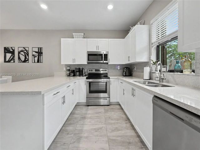 3 of 33 - 1608 Sw 28th Street, Fort Lauderdale, FL
