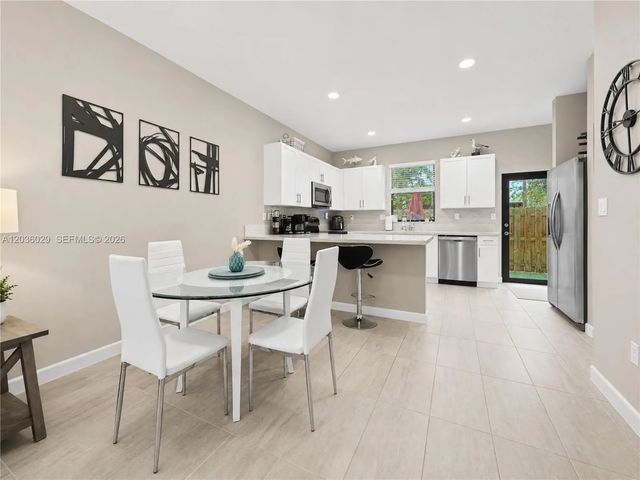 5 of 33 - 1608 Sw 28th Street, Fort Lauderdale, FL