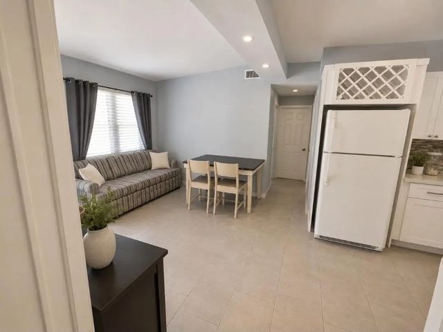 2 of 10 - 260 N Palm Drive, Boynton Beach, FL