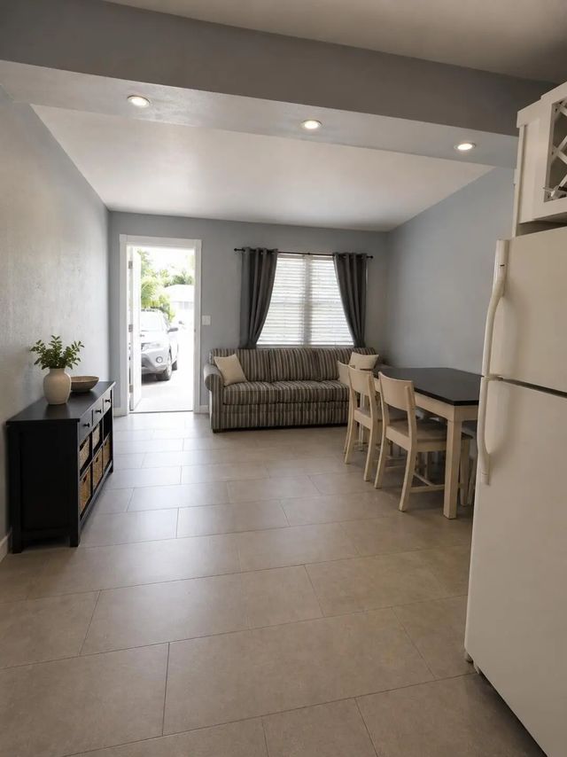 4 of 10 - 260 N Palm Drive, Boynton Beach, FL