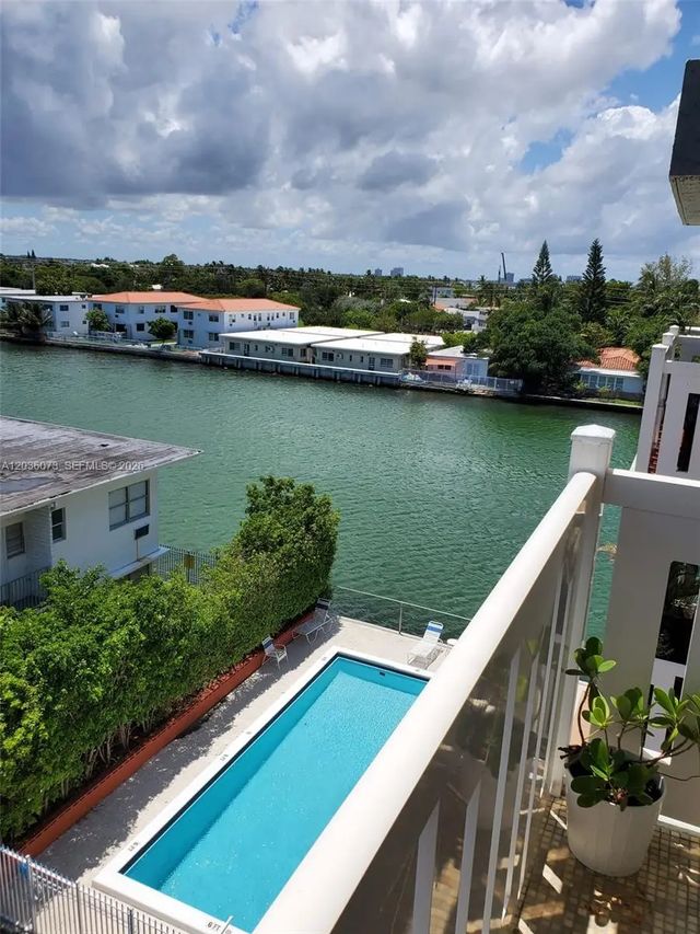 7900 Tatum Waterway Drive #502, Miami Beach