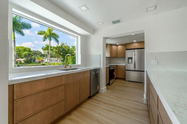 5 of 23 - 8946 Sw 52nd Court, Cooper City, FL
