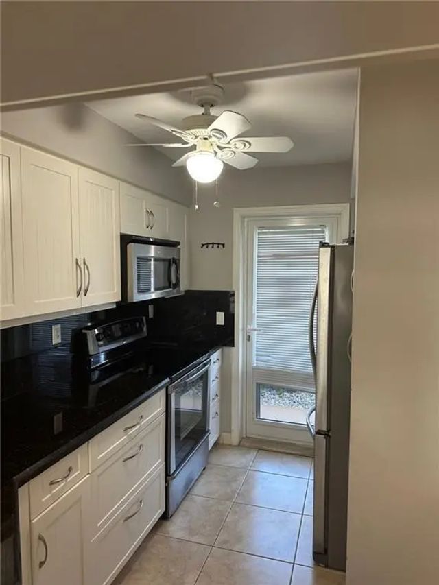 3 of 12 - 750 Pine Drive #2, Pompano Beach, FL
