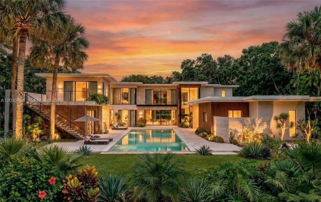 2 of 17 - 6100 W Suburban Drive, Pinecrest, FL