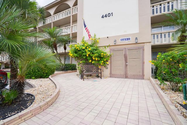 4 of 65 - 4401 Martinique Court #d2, Coconut Creek, FL