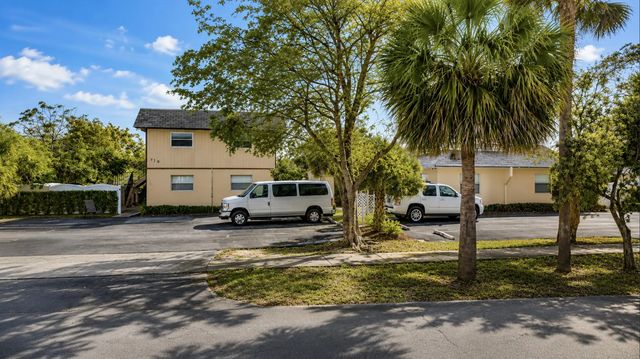 4 of 11 - 211 S Swinton Avenue, Delray Beach, FL