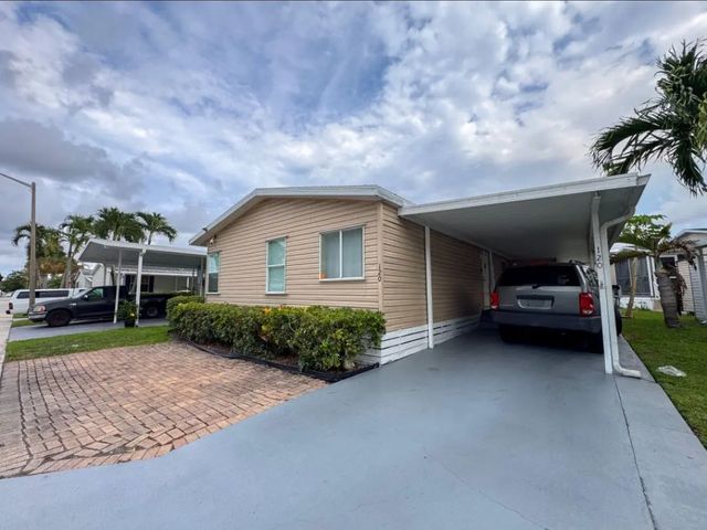 120 Plantation Boulevard #120, Lake Worth