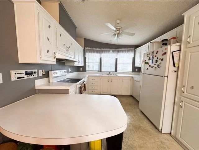 4 of 20 - 120 Plantation Boulevard #120, Lake Worth, FL