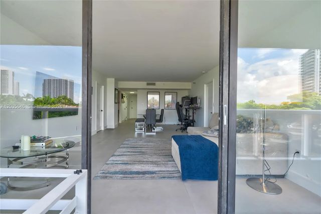 5 of 23 - 20505 E Country Club Drive #331, Aventura, FL