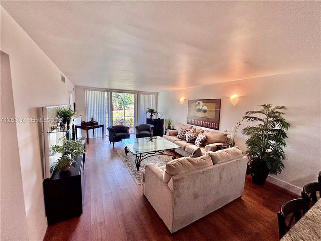 5 of 28 - 3051 S Palm Aire Drive #102, Pompano Beach, FL