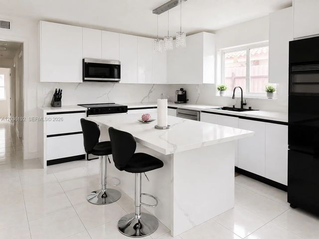 4 of 15 - 380 W 45th Street, Hialeah, FL