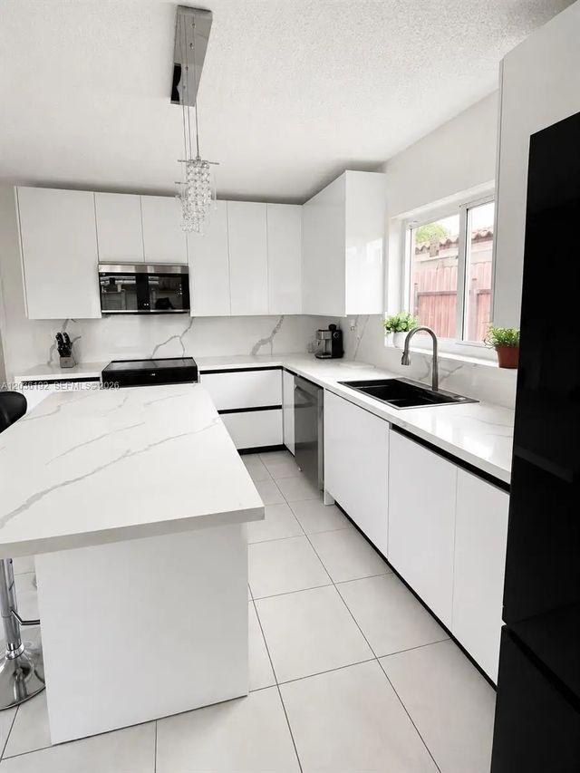 5 of 15 - 380 W 45th Street, Hialeah, FL
