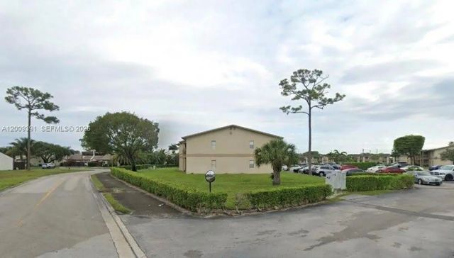 5 of 27 - 1798 Abbey Road #107, West Palm Beach, FL