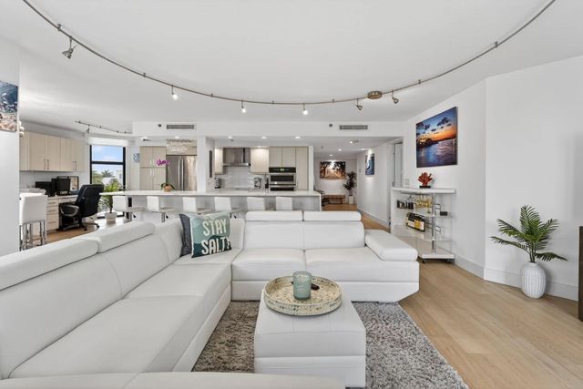 5 of 52 - 176 Helios Drive #205, Jupiter, FL