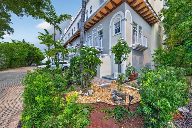 2 of 64 - 2700 Ne 8th Avenue, Wilton Manors, FL