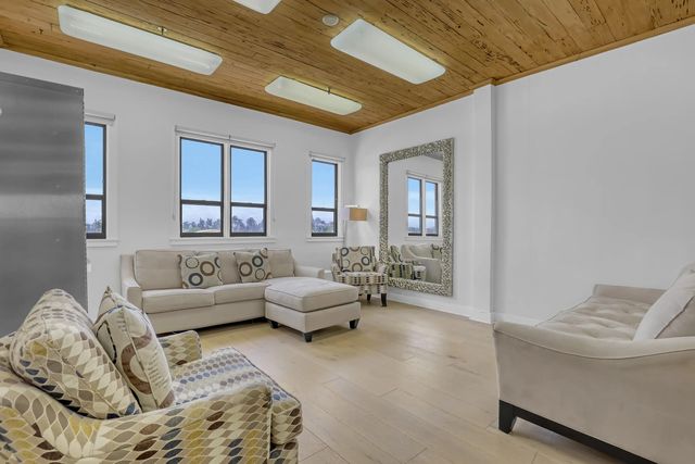 5 of 14 - 235 Sunrise Avenue, Palm Beach, FL