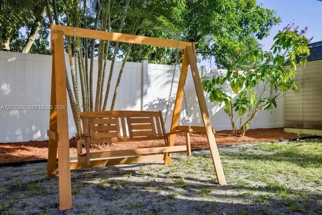 5 of 25 - 5232 Ne 2nd Avenue, Oakland Park, FL