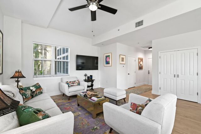 3940 N Flagler Drive #206, West Palm Beach
