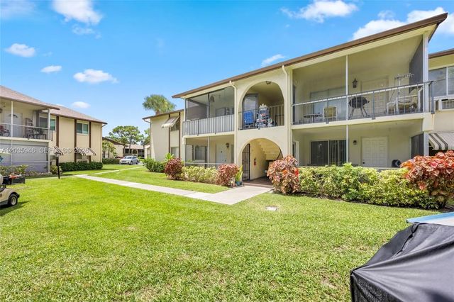5839 La Pinata Boulevard #c-2, Greenacres