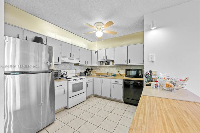 4 of 25 - 5839 La Pinata Boulevard #c-2, Greenacres, FL