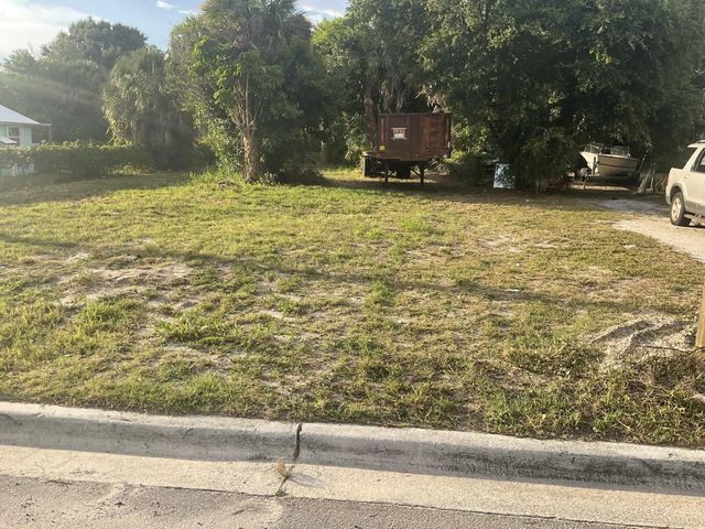 4 of 5 - 0000 Avenue L, Fort Pierce, FL