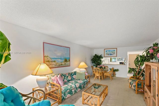 4 of 25 - 10155 Nw 9th St Circle #4-202, Miami, FL