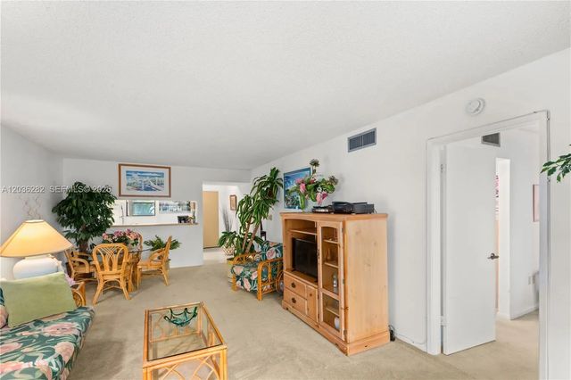 5 of 25 - 10155 Nw 9th St Circle #4-202, Miami, FL