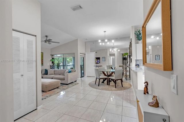 5 of 36 - 12026 Nw 11th Street #12026, Pembroke Pines, FL