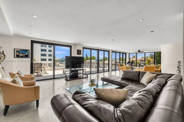 5 of 55 - 3100 Ne 48th Street #212, Fort Lauderdale, FL
