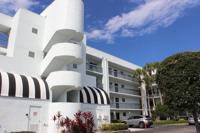 6698 N 10th Ave Avenue N #218, Lake Worth