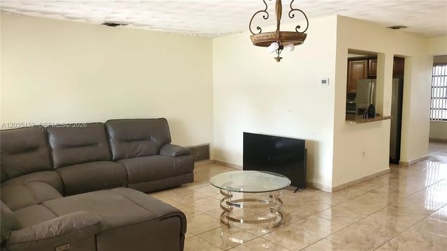 4 of 18 - 7607 Dilido Boulevard, Miramar, FL