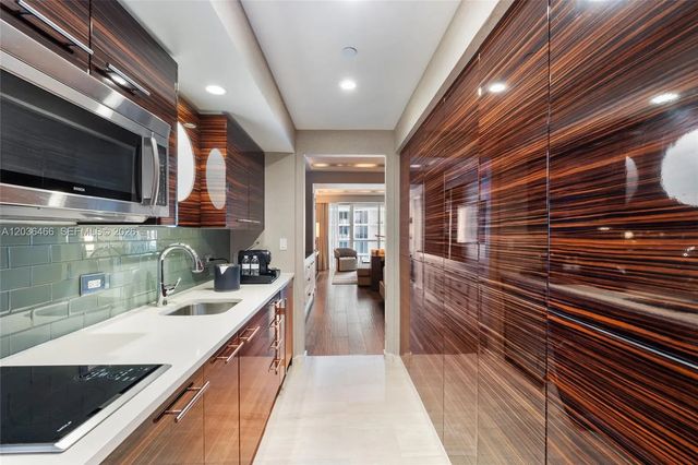 3 of 14 - 551 N Fort Lauderdale Beach Boulevard #h1007, Fort Lauderdale, FL
