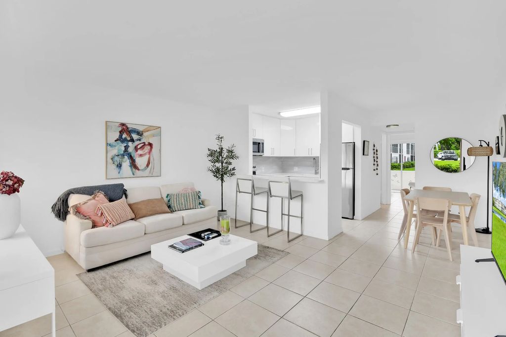 175 Fanshaw E, Boca Raton