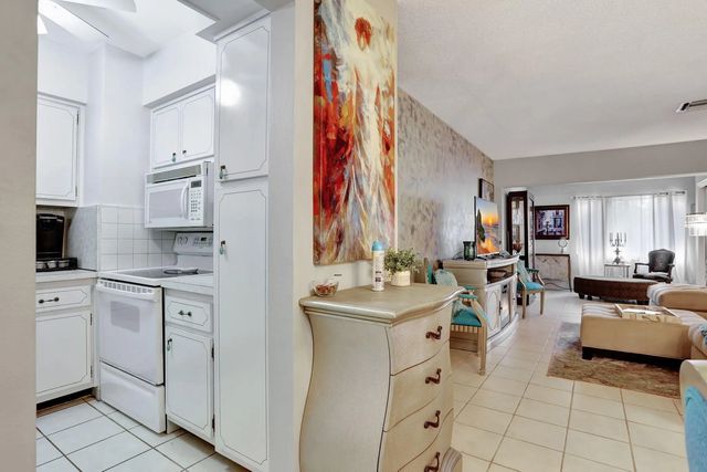 5 of 24 - 2131 Ne 42nd Court #210e, Lighthouse Point, FL