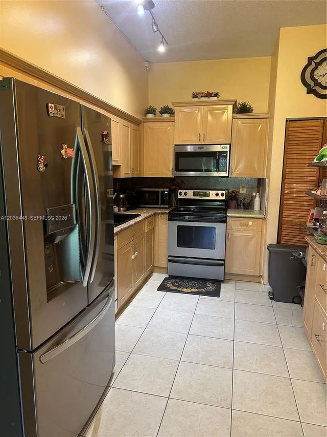 2 of 10 - 9281 W Sunrise Boulevard, Plantation, FL