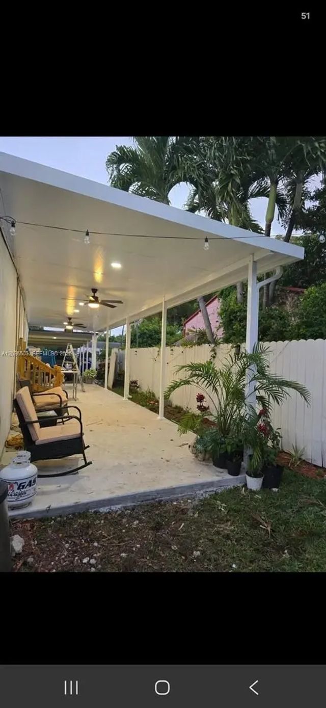 5 of 16 - 1055 Nw 58th Terrace, Miami, FL