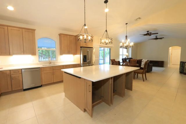4 of 48 - 2879 Se Peru Street, Port St. Lucie, FL