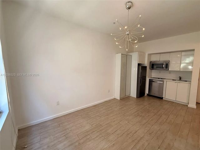 4 of 15 - 1611 Meridian Avenue #202, Miami Beach, FL
