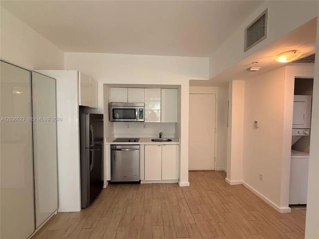 5 of 15 - 1611 Meridian Avenue #202, Miami Beach, FL