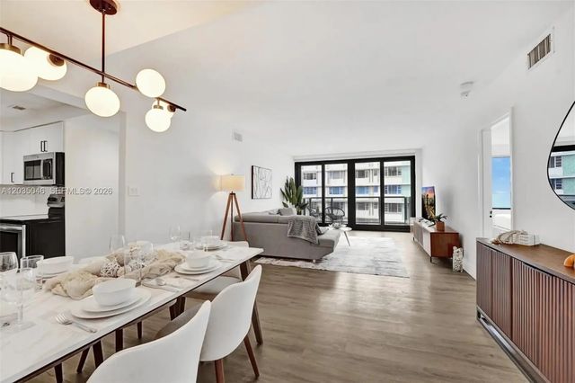 4 of 24 - 5225 Collins Avenue #1606, Miami Beach, FL