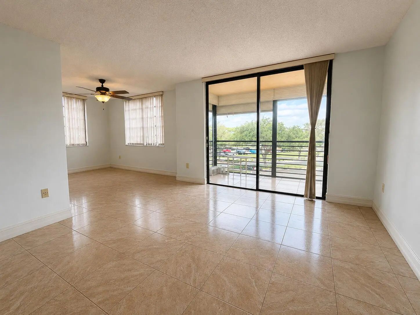 1000 Colony Point Circle #315, Pembroke Pines