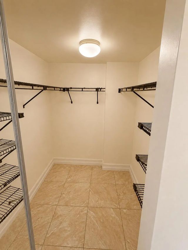4 of 11 - 1000 Colony Point Circle #315, Pembroke Pines, FL