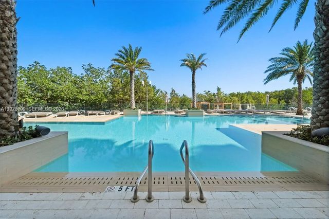 16385 Biscayne Boulevard #1019, North Miami Beach