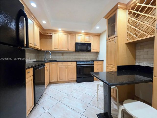 3 of 26 - 2780 Ne 183rd Street #1111, Aventura, FL