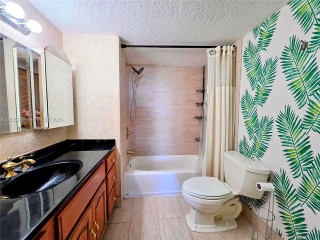 4 of 26 - 2780 Ne 183rd Street #1111, Aventura, FL