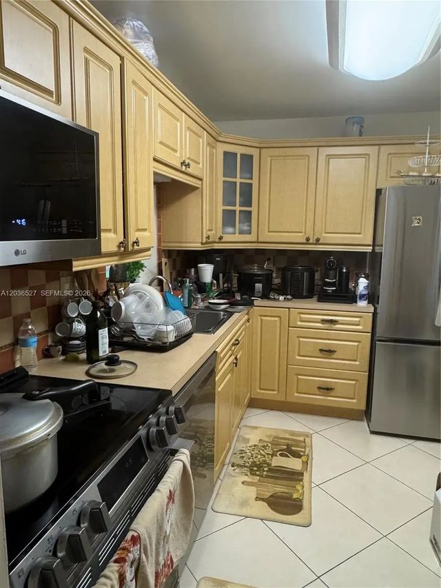 8625 Nw 8th Street #310, Miami