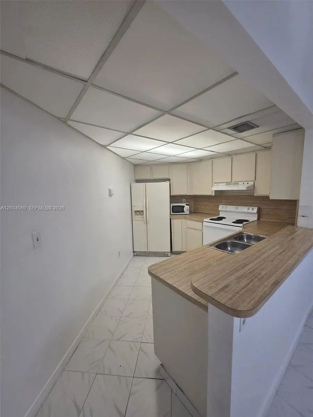 5 of 40 - 9429 Fontainebleau Boulevard #207-33, Miami, FL