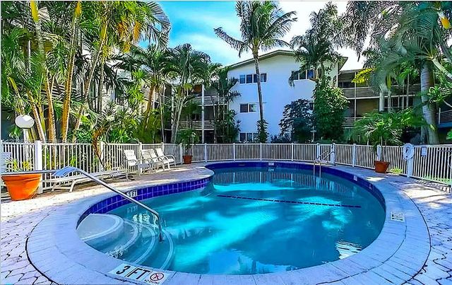 3 of 13 - 1535 Se 15th Street #304, Fort Lauderdale, FL